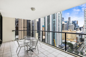1-Bed Brisbane City Centre with Pool, BBQ & Gym